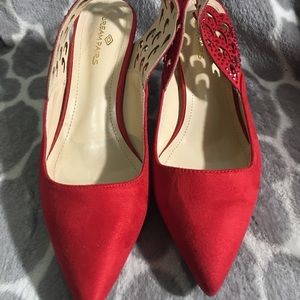 NEW Red pointed heels! Size 7.5
